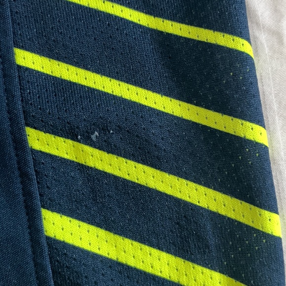 Under Armour Boys active wear t-shirt - Picture 6 of 7